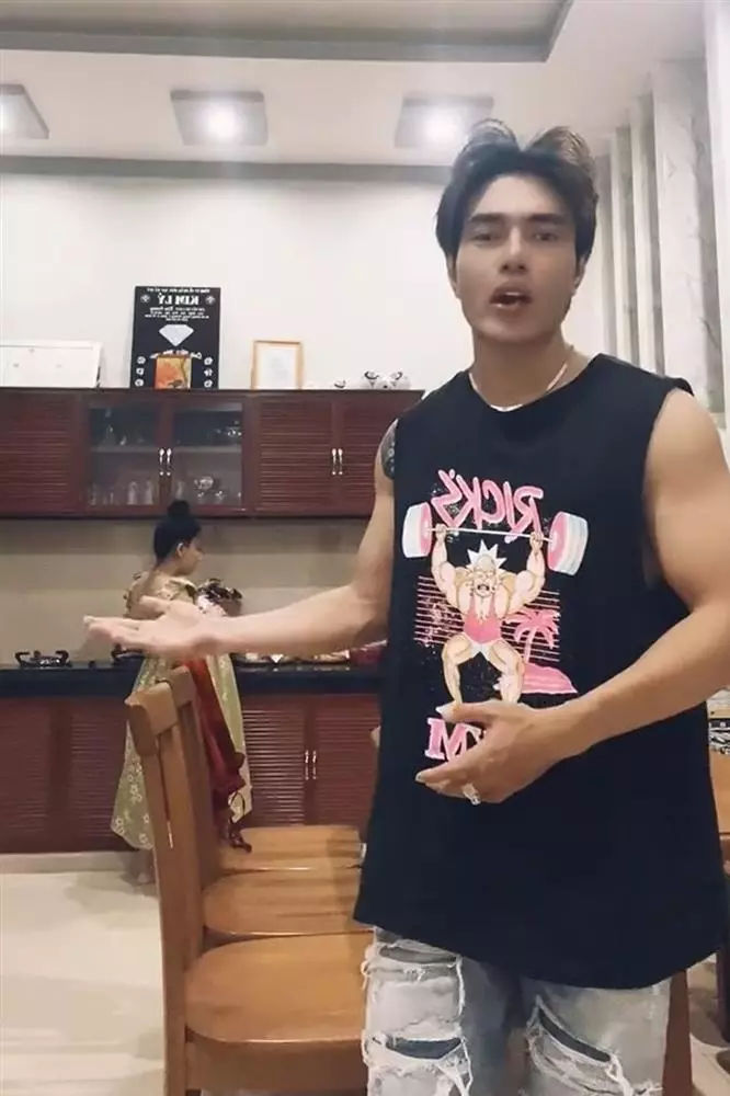Quỳnh Quỳnh đi đẻ: Dương Lâm tặng hoa, sao Việt gửi lời chúc mừng