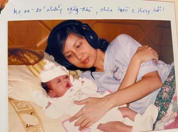 Sao vất vả khi nuôi con: Vợ Dương Lâm ru một lúc hai con ngủ