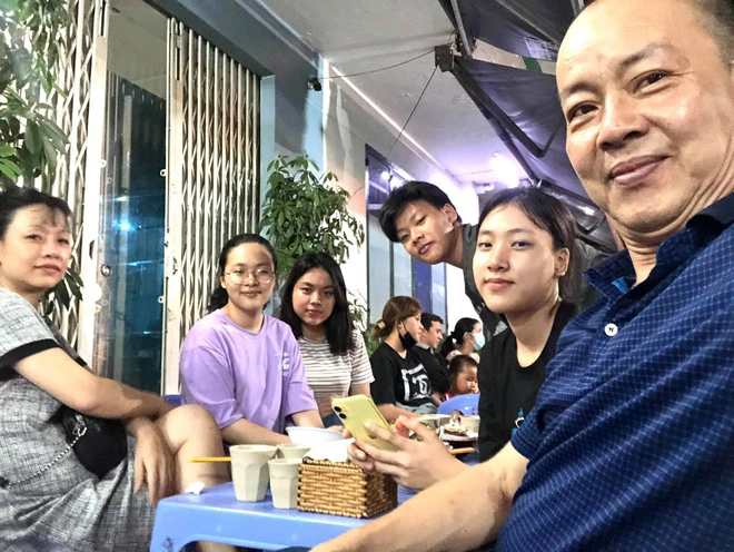 Sao Việt bị nghi ngờ giới tính dù đã kết hôn: Dương Lâm có tới 3 con