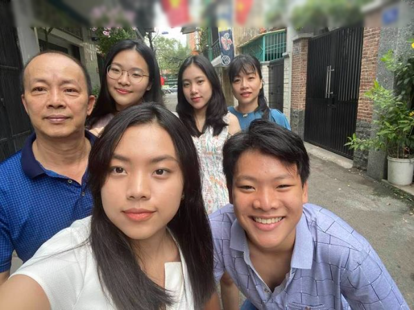 Sao Việt bị nghi ngờ giới tính dù đã kết hôn: Dương Lâm có tới 3 con