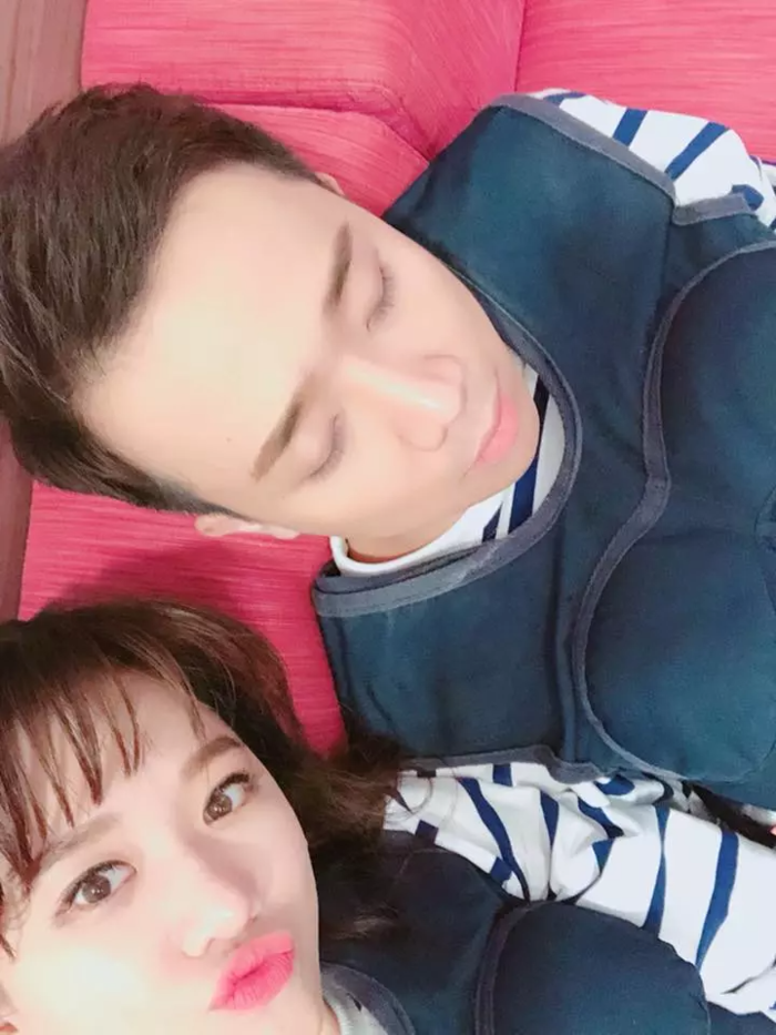 Vợ chồng sao đam mê ảnh dìm khi ngủ: Thu Trang khiến fan cười bò