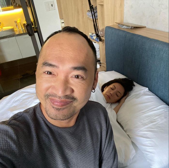 Vợ chồng sao đam mê ảnh dìm khi ngủ: Thu Trang khiến fan cười bò