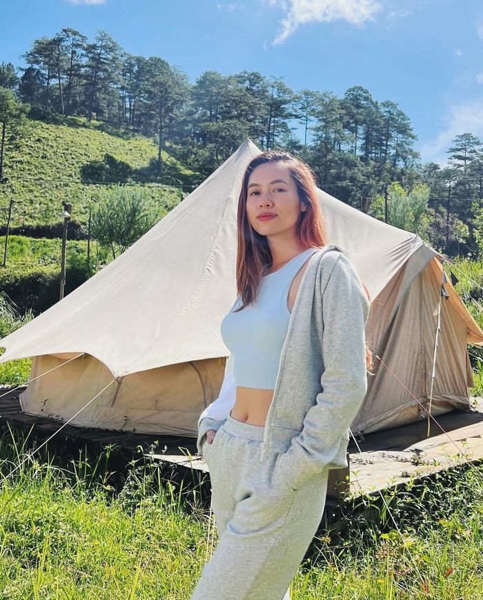 Sao Việt đổi gió với style đi cắm trại ngủ lều: Resort 5 sao xưa rồi