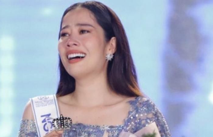 Sao Việt gặp sự cố bị lạc mất trang phục khi đi thi Hoa hậu