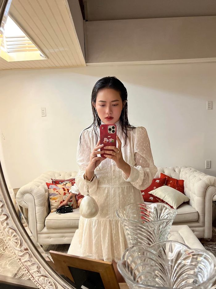 Sao Việt hậu giải nghệ: Việt Trinh chuyển hướng livestream bán hàng