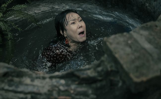 Sao Việt xả thân vì vai diễn: Phương Anh Đào bị truy đuổi đến bầm dập