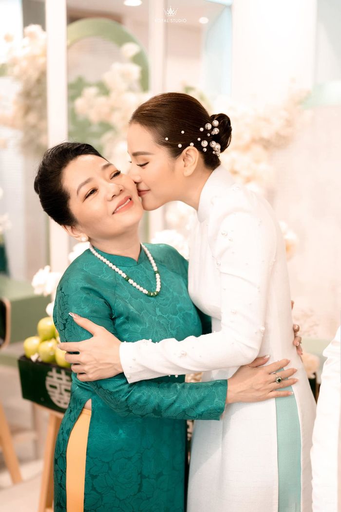 Tâm lý như mẹ chồng Phương Trinh Jolie: Cho con dâu thoải mái ăn diện