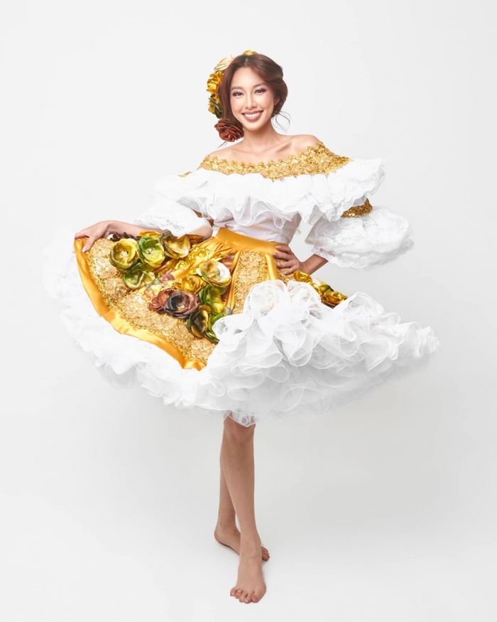 Thùy Tiên cân đẹp tạo hình các quốc gia: Có outfit dát toàn vàng ròng