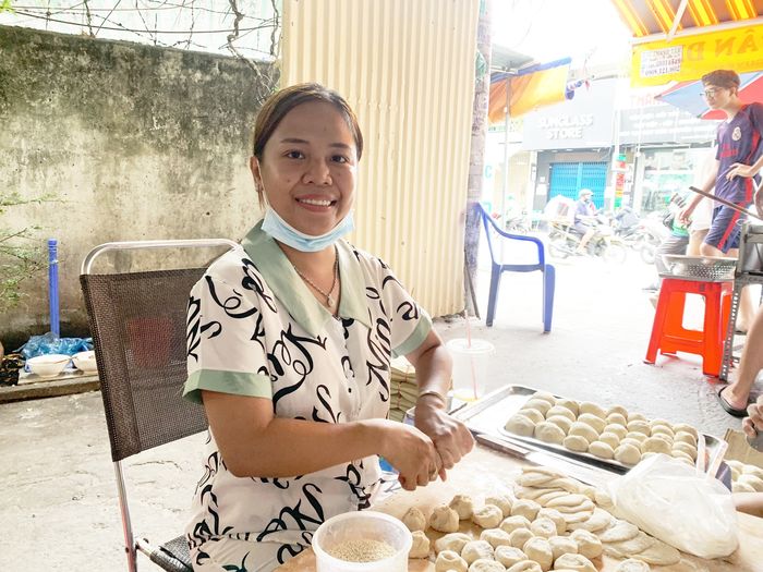 Tiệm bánh bao chiên bán hơn 2.500 cái/ngày ở Sài Gòn: Đã 30 năm tuổi