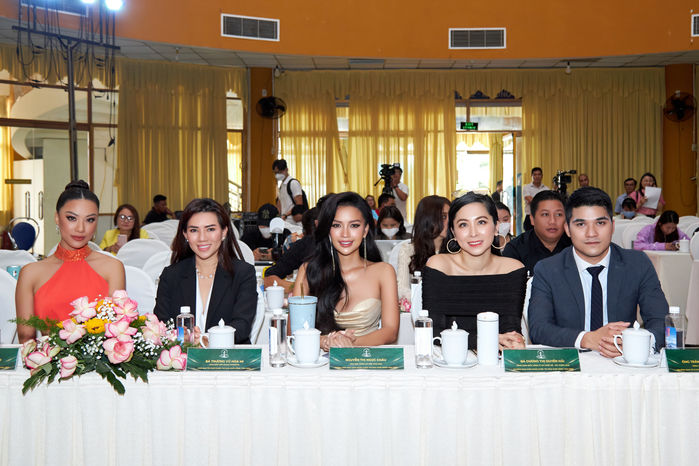 Top 3 Miss Universe Việt Nam sau đăng quang: Ngọc Châu đắt show''