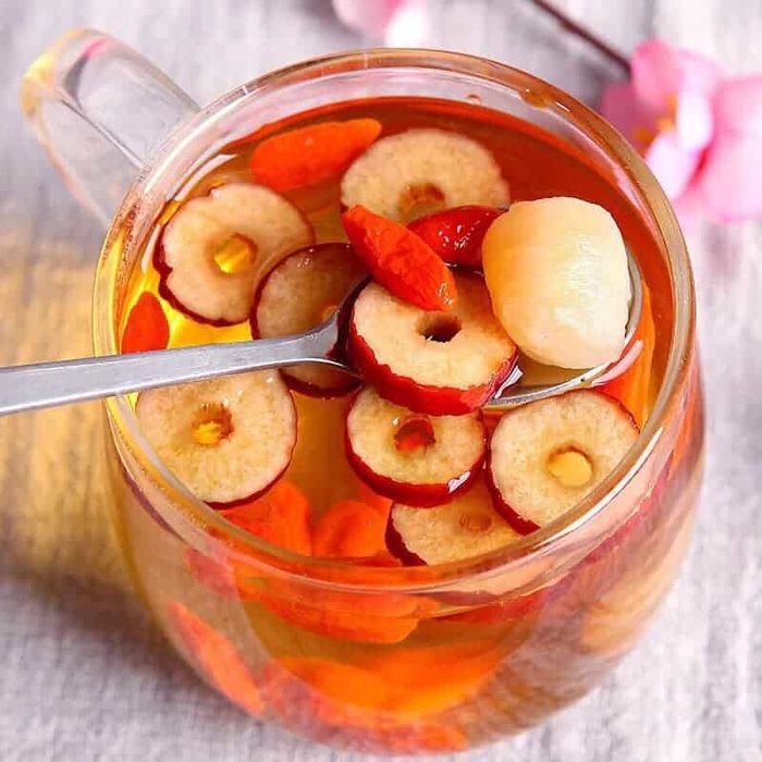 Bí quyết giữ gìn nhan sắc tươi trẻ ở tuổi U50 của Trương Bá Chi