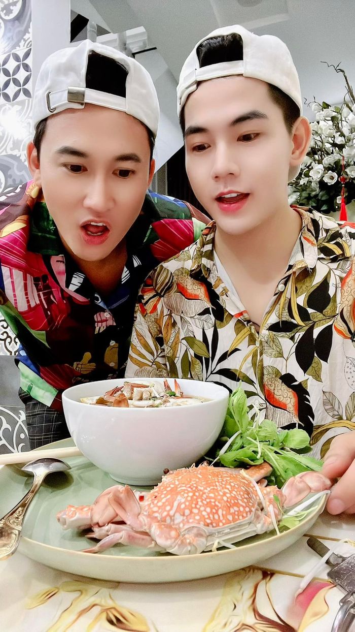 Hà Trí Quang - Thanh Đoàn từ ngày yêu: Giữ chặt nhau bất chấp dị nghị