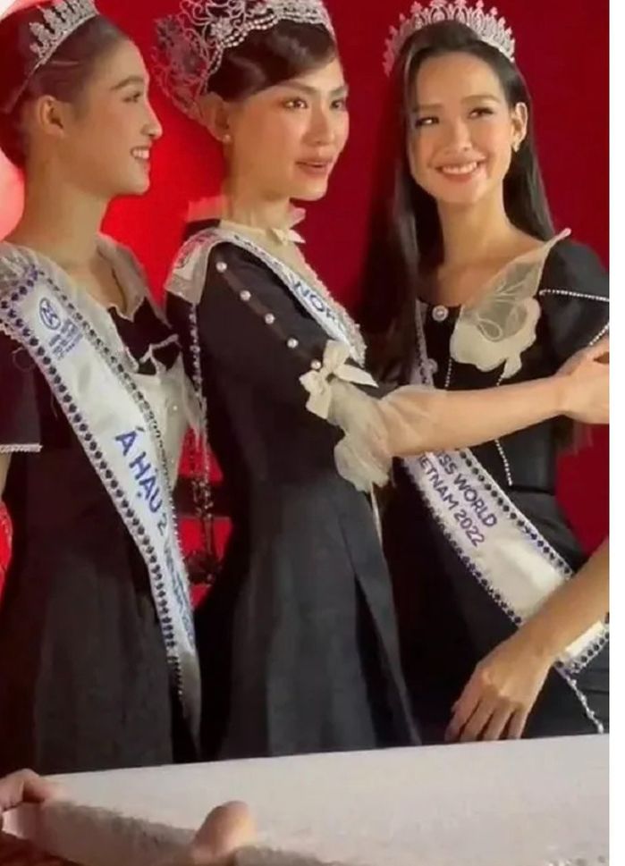 Trưởng BTC Miss World VN lên tiếng việc Bảo Ngọc lấn lướt Mai Phương