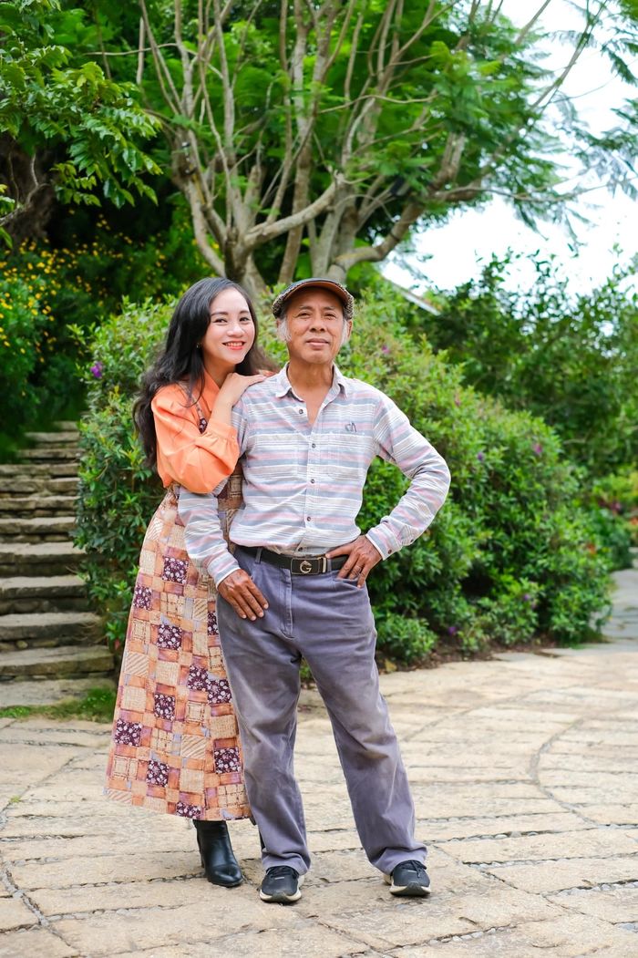 Từng sợ ba chồng, cô gái xúc động khi được cưng chiều hết mực