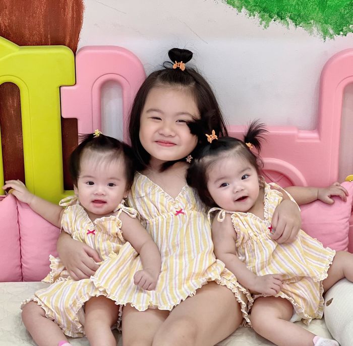 Vân Trang thừa nhận cuồng con: Quần áo cho 3 bé đủ để mở shop