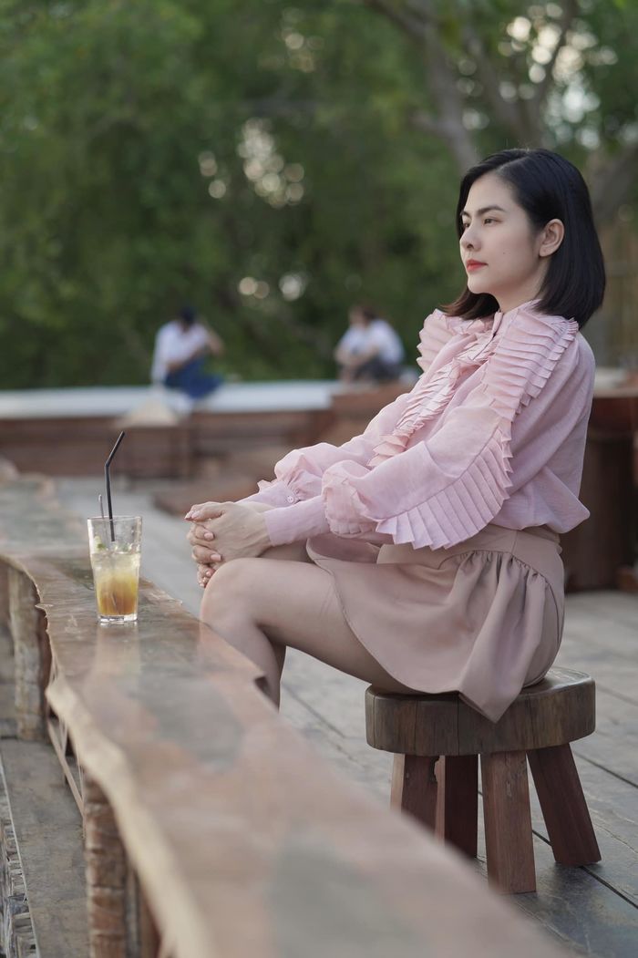 Vân Trang thừa nhận cuồng con: Quần áo cho 3 bé đủ để mở shop