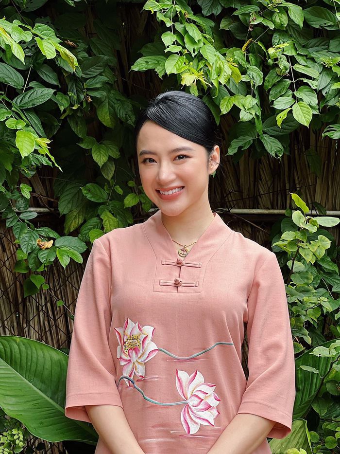 Vy Phạm xin xả ăn chay vì không cưỡng lại sức hút đồ ăn
