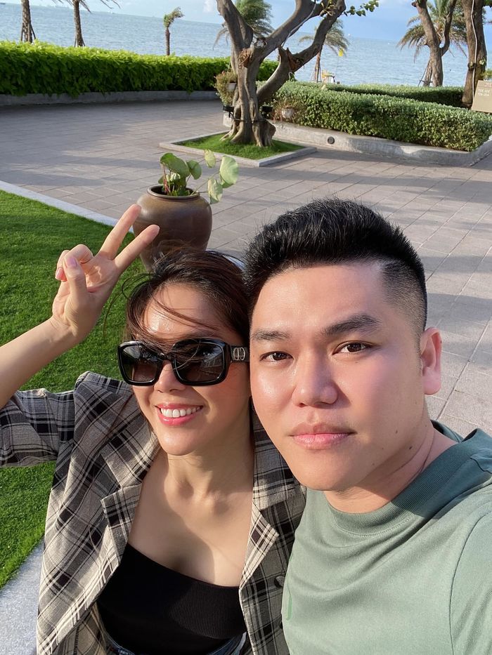 Xem ảnh cũ của bé Bông, Lê Phương thú nhận khổ lòng vì quá khổng lồ