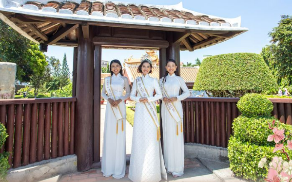Xôn xao quan điểm: 25 Hoa hậu thấm gì so với 500 Thủ khoa mỗi năm