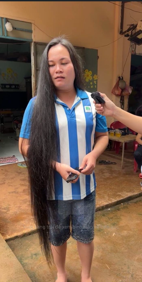 Chàng trai Bình Phước có mái tóc dài 135cm, đôi gò bồng đảo như phụ nữ