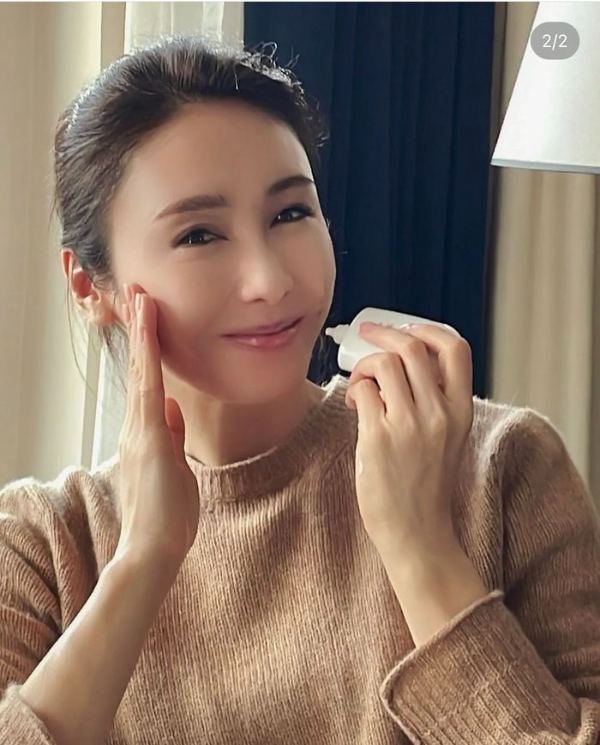 Bí quyết giữ nhan sắc tuổi U60 của mỹ nhân đẹp nhất TVB Lê Tư
