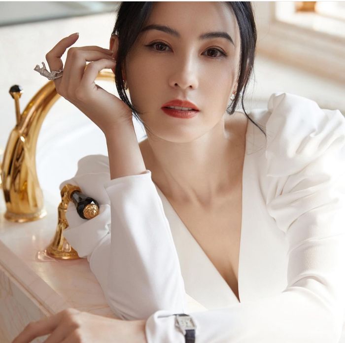 Bí quyết giữ gìn nhan sắc tươi trẻ ở tuổi U50 của Trương Bá Chi