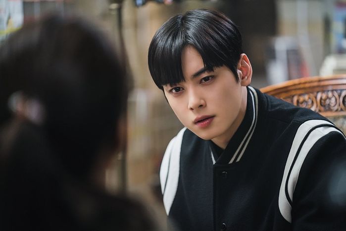 Mặt mộc 10 điểm của Cha Eun Woo: Đường nét đẹp chuẩn như tượng