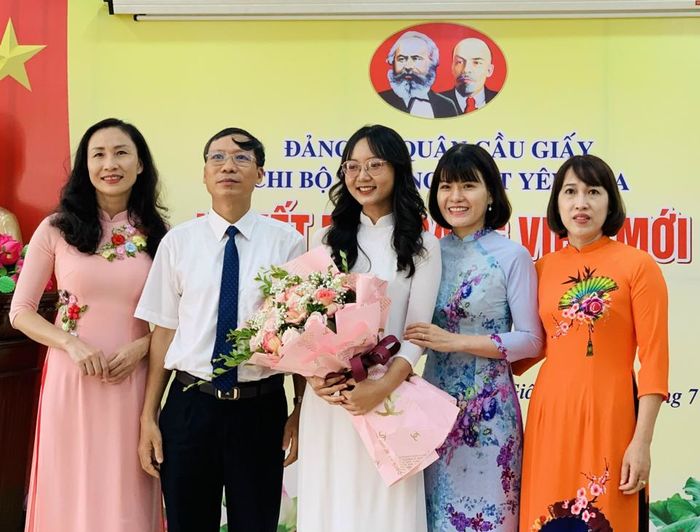 Hai nữ sinh đỗ cùng lúc vào 4 trường đại học top đầu