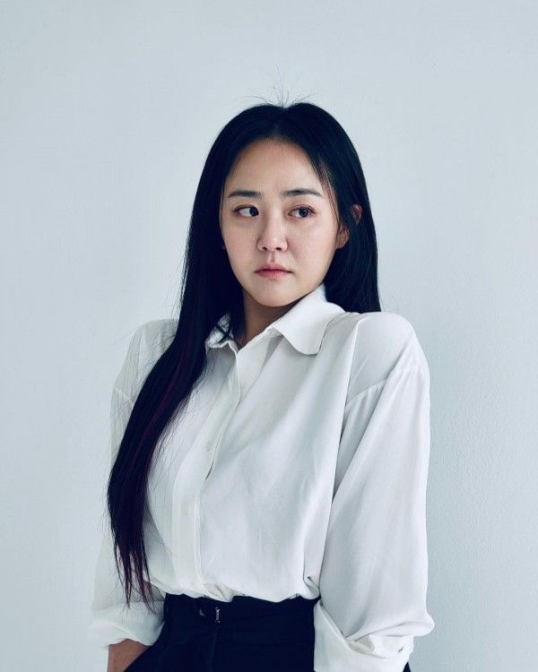 Moon Geun Young khoe vết sẹo chiến đấu trong ảnh hồ sơ cập nhật với đại lý  mới - K-Pop News Insde VI