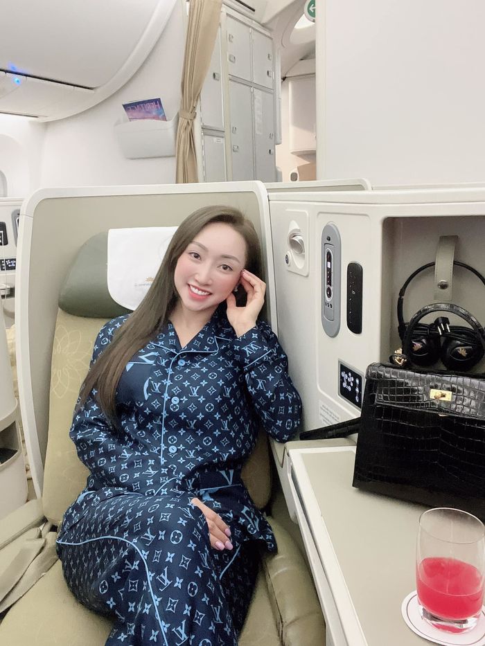 Bộ sưu tập túi của bà xã Chi Bảo: Sương sương cũng phải hàng tỉ đồng
