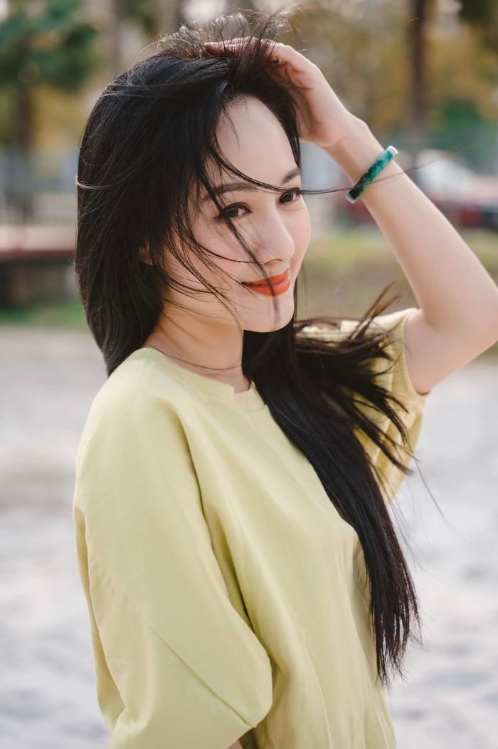 BTV Hoài Anh: Có 2 em gái xinh đẹp và tài giỏi, gia đình danh giá