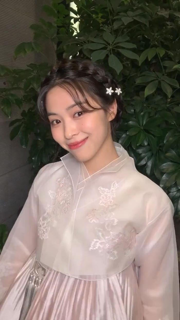 Ryujin nay đổi style lạ thường: Từ soái tỷ hoá nữ thần ngọt ngào