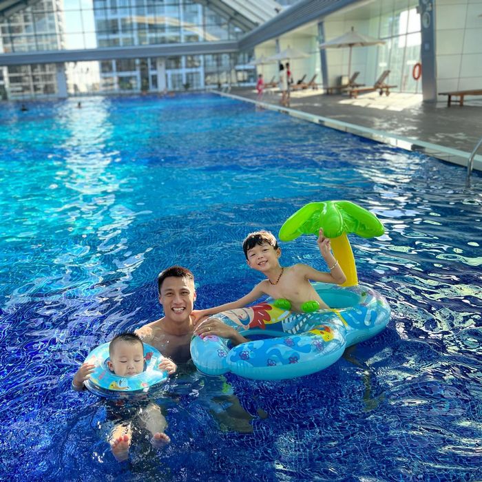 Vợ chồng Mạc Hồng Quân tậu biệt thự mới toanh sau khi vừa bán nhà cũ