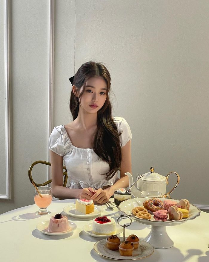 Những Instagram sáng tạo của idol Kpop: Wonyoung toát lên sự tươi trẻ