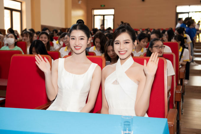 Đỗ Hà - Phương Nhi đọ sắc, chứng minh sức mạnh của sash Thanh Hóa