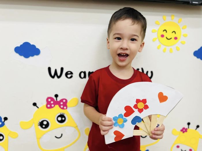 Bé Max là chỗ dựa của Hoàng Oanh: Giỏi giang lại còn biết lo cho mẹ
