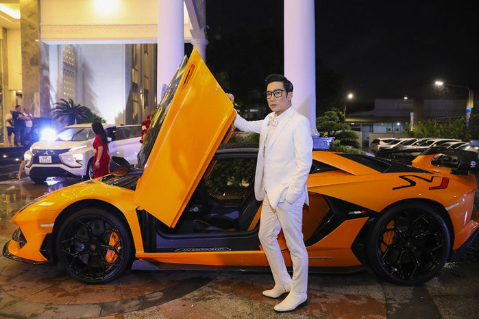 Ca sĩ Quang Hà tuổi 41: Có 13 căn nhà, lái siêu xe hơn 70 tỷ đi diễn