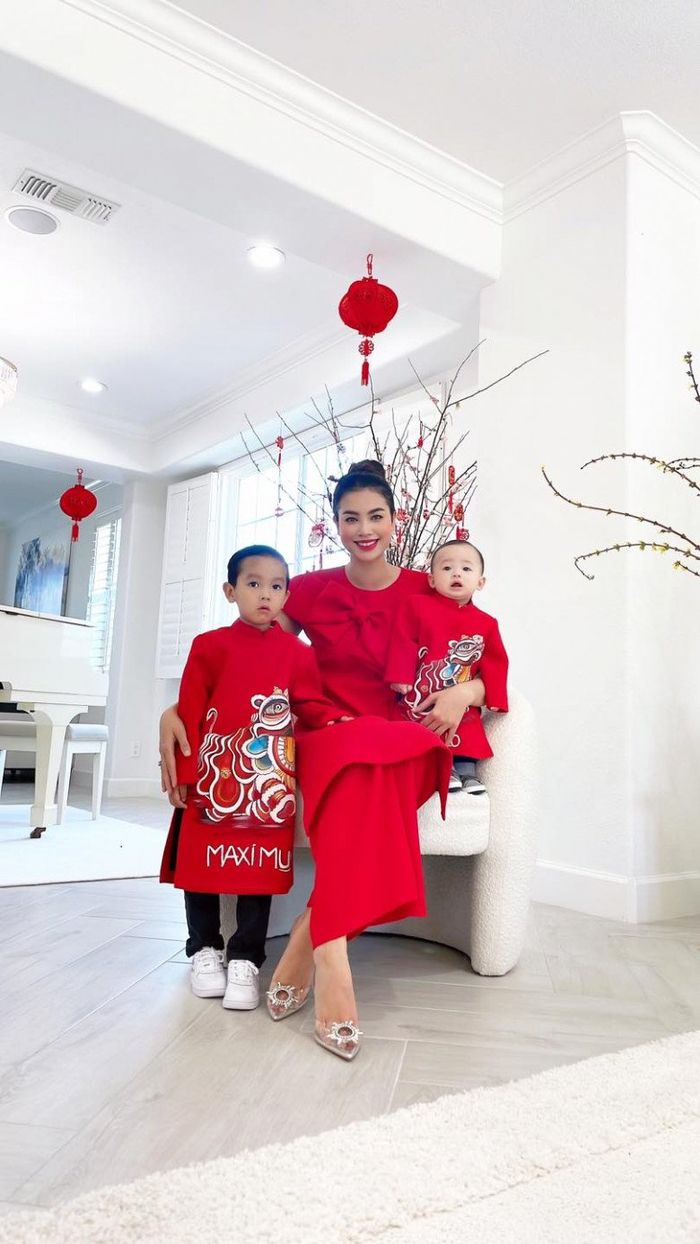 Cảnh một nách hai con của mỹ nhân Vbiz: Lâm Anh thành mẹ đơn thân