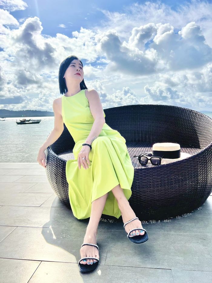 Cát Phượng lên hương ngùn ngụt hậu chia tay: Chỉ tô chút son cũng đẹp