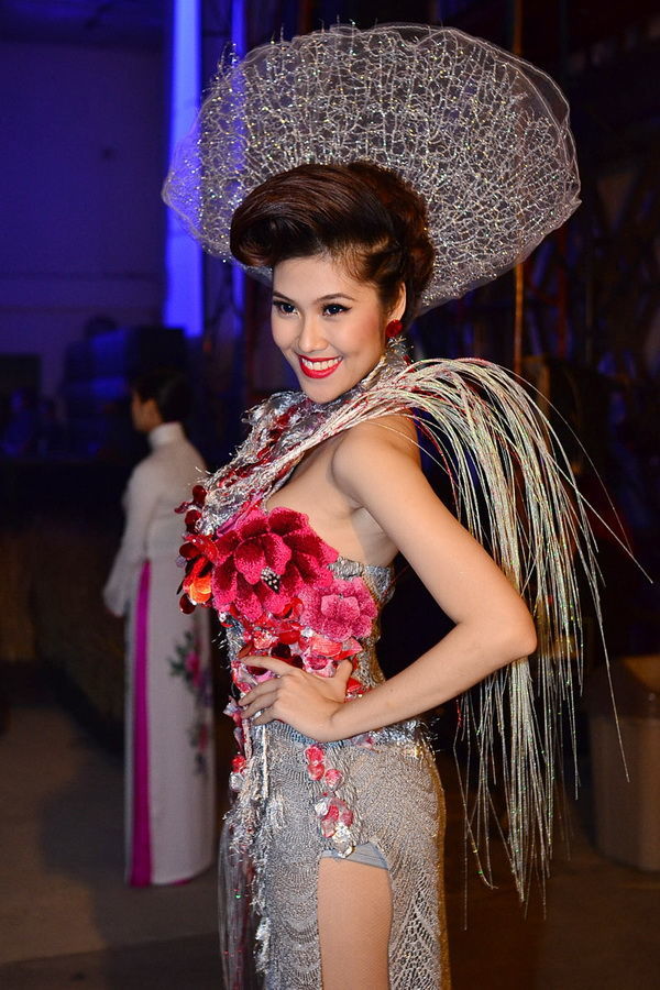 Cát-xê thuở vào nghề của các siêu mẫu Việt: Võ Hoàng Yến 400k/show