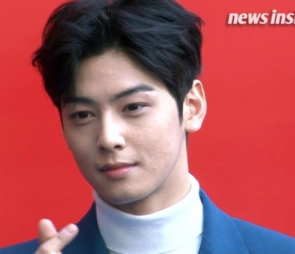 Mặt mộc 10 điểm của Cha Eun Woo: Đường nét đẹp chuẩn như tượng