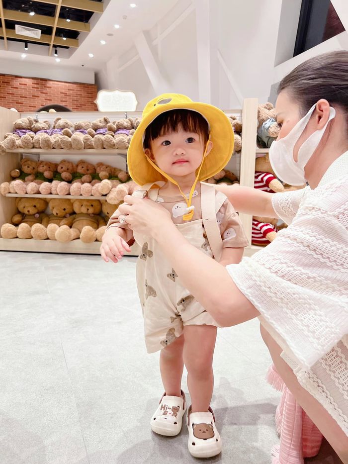 Nhóc tỳ nhà sao Việt ăn mặc có gu: Winnie đẹp sành điệu