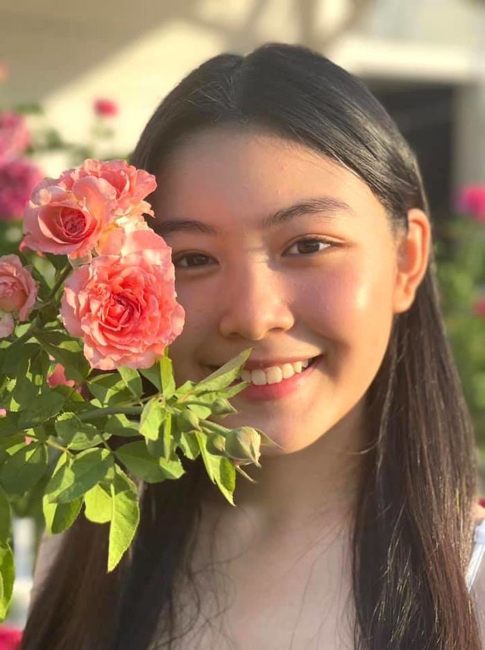 Con gái Quyền Linh chuẩn nàng thơ, đợi đủ tuổi đội vương miện