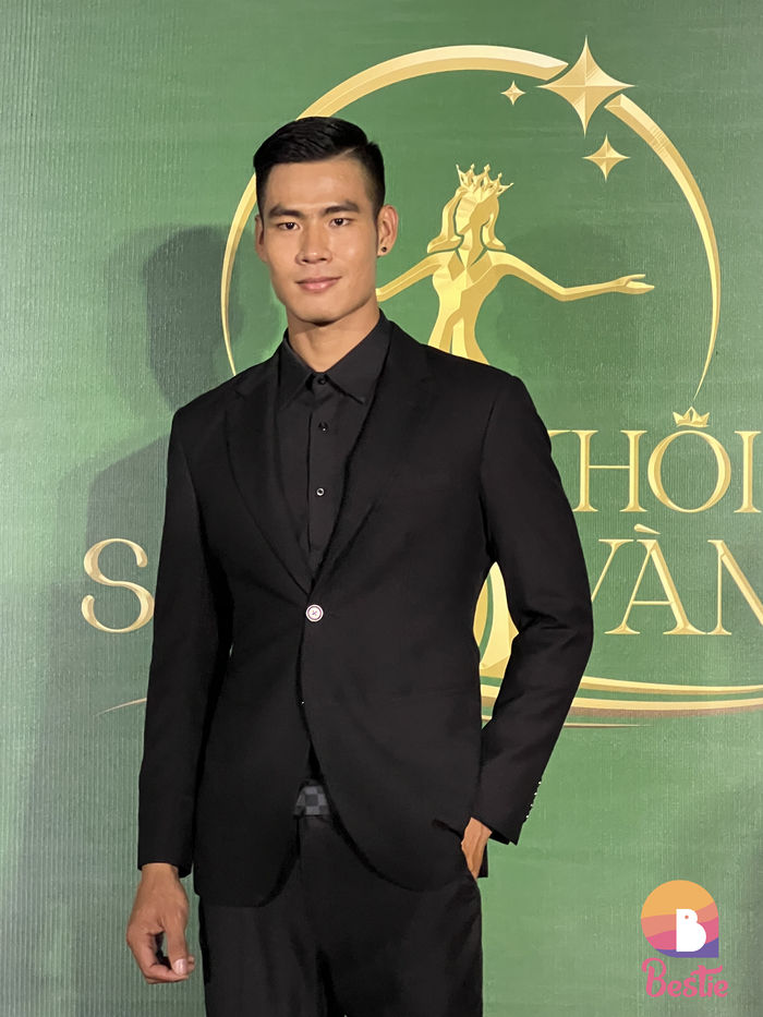 Dàn người đẹp đổ bộ lên thảm đỏ Chung kết Hoa khôi Sông Vàm 2022