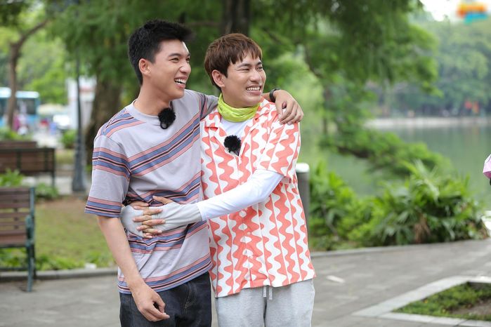Dàn sao show hot chúc sinh nhật HIEUTHUHAI: Dương Lâm có bó hoa lạ lắm