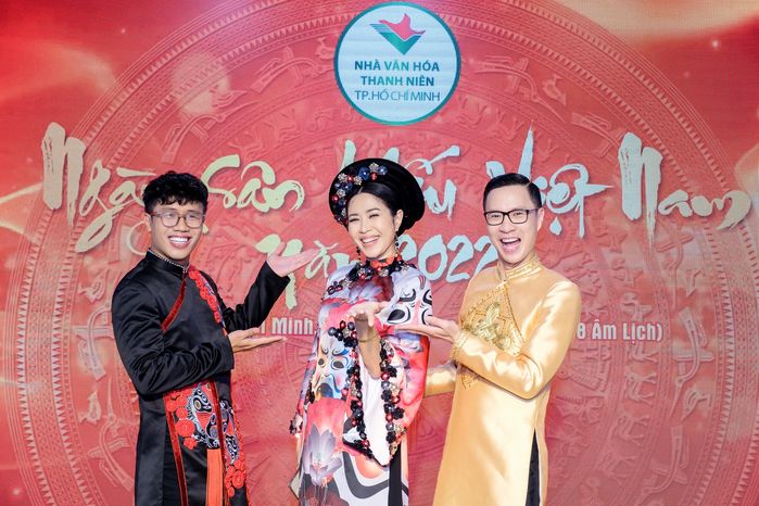 Dàn sao Việt nô nức đi cúng Tổ: Nam Thư, Ngọc Châu nền nã với áo dài
