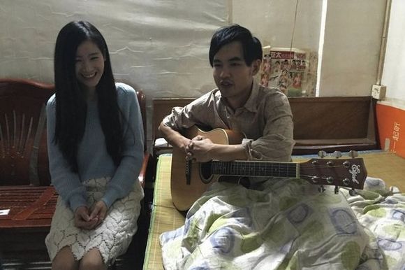 Gái xinh Bình Định lấy anh chàng không chân: Từ Nhật Bản về tìm chàng