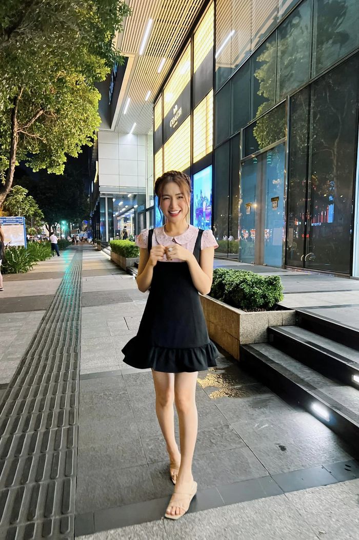 Hòa Minzy rẽ hướng kinh doanh online, fan ủng hộ nên mua may bán đắt