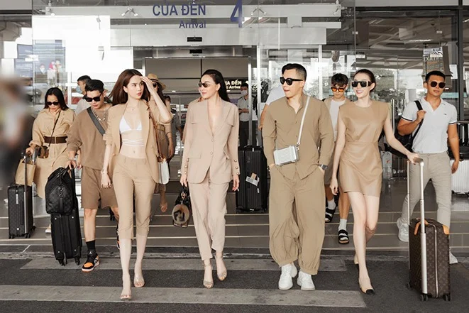 Hội bạn thân mỹ nữ của Vbiz: Chị chị em em của Chi Pu xinh và lầy