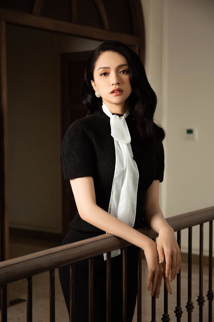 Fan cày view ngày đêm cho MV Hương Giang bị cuỗm mất chồng